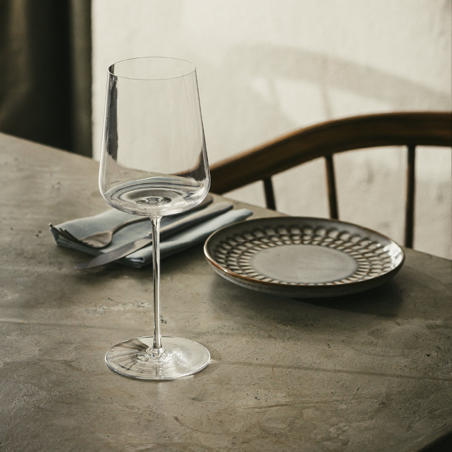 Icon universal/hvitvinsglass på bord