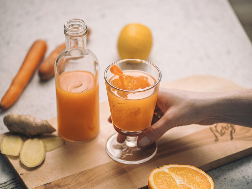 Hjemmelaget gulrotjuice med ingefær og appelsin