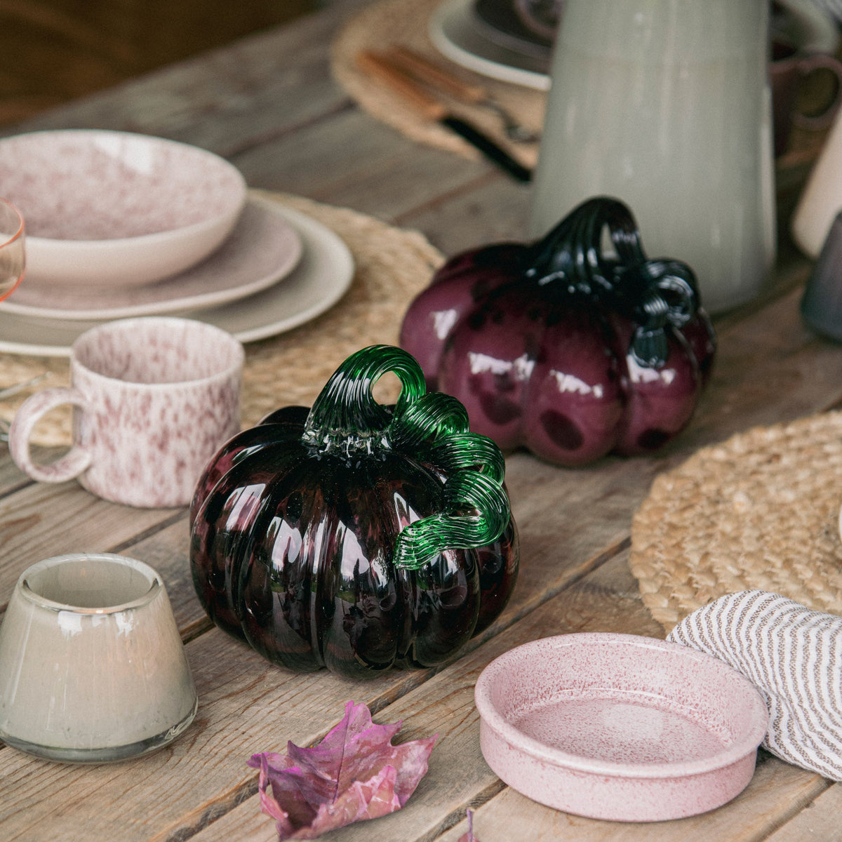GLASS PUMPKIN DARK PURPLE SPECKLED 15 CM