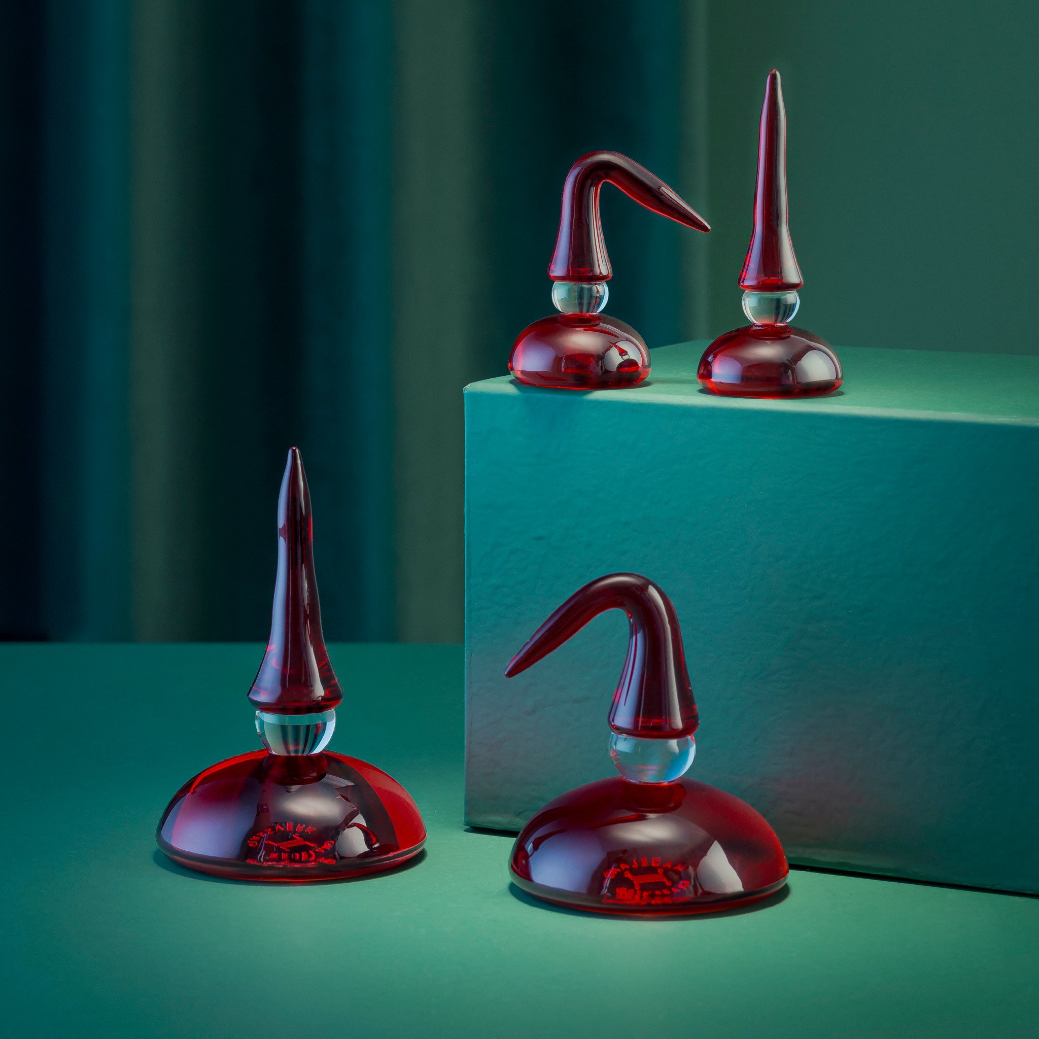 ST NIKOLAS NISSEBARN  RØD 6,5 / 9 CM 2PK