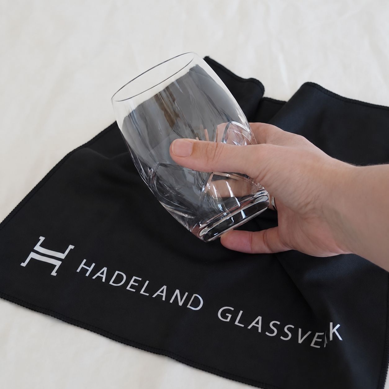 MICROFIBER GLASS CLOTH