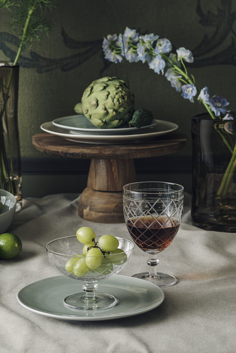 Victoria dessertskål og glass med stett fra Hadeland Glassverk. 