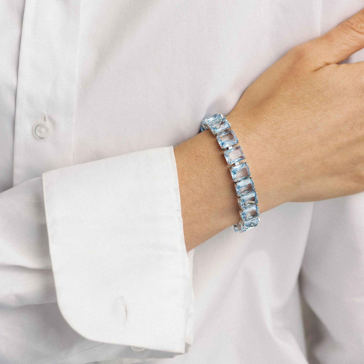 GLØR ARMBÅND ISBLÅ SØLV