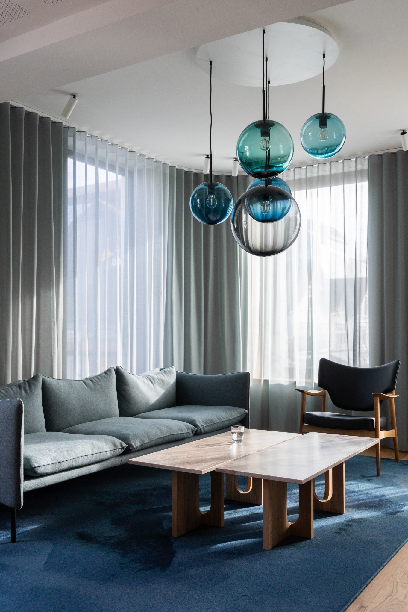 Arkiv 4014 taklamper fra Hadeland Glassverk installert hos Alginor i Haugesund. 