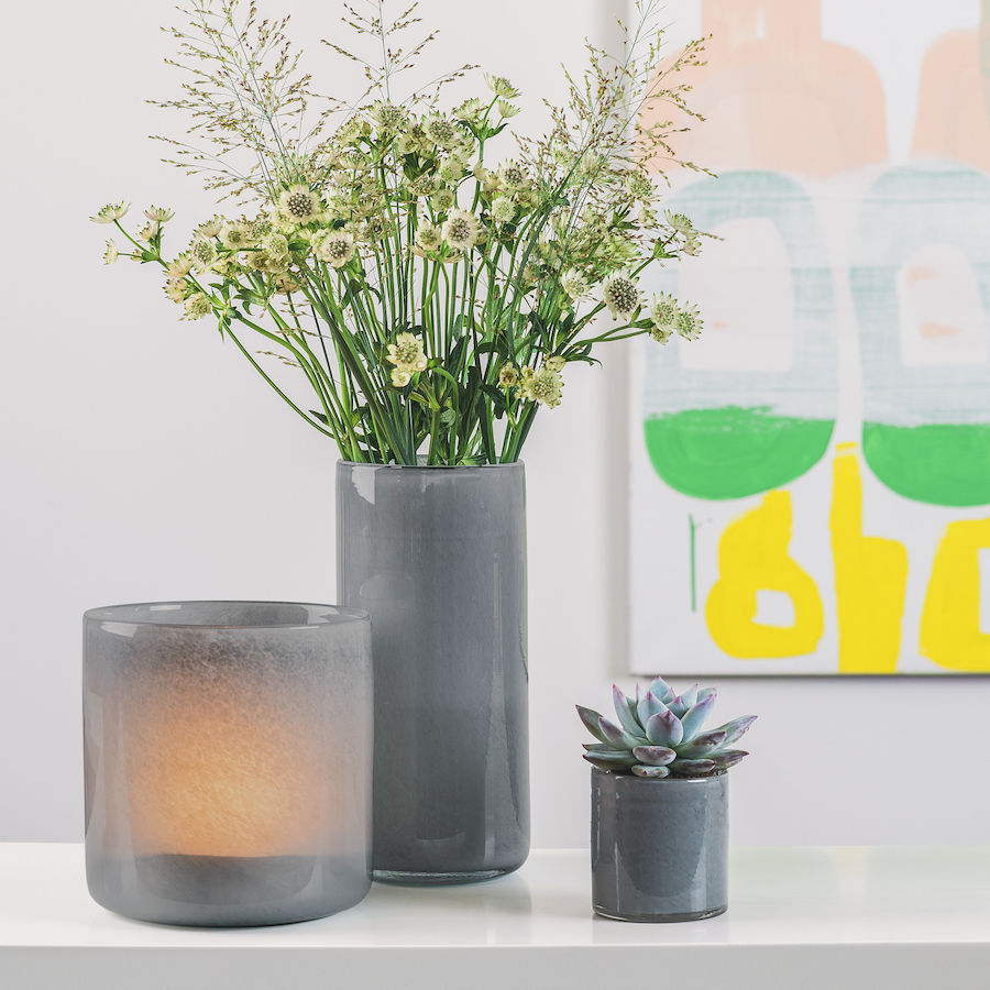 VASE MØRK GRÅ 18,5 CM