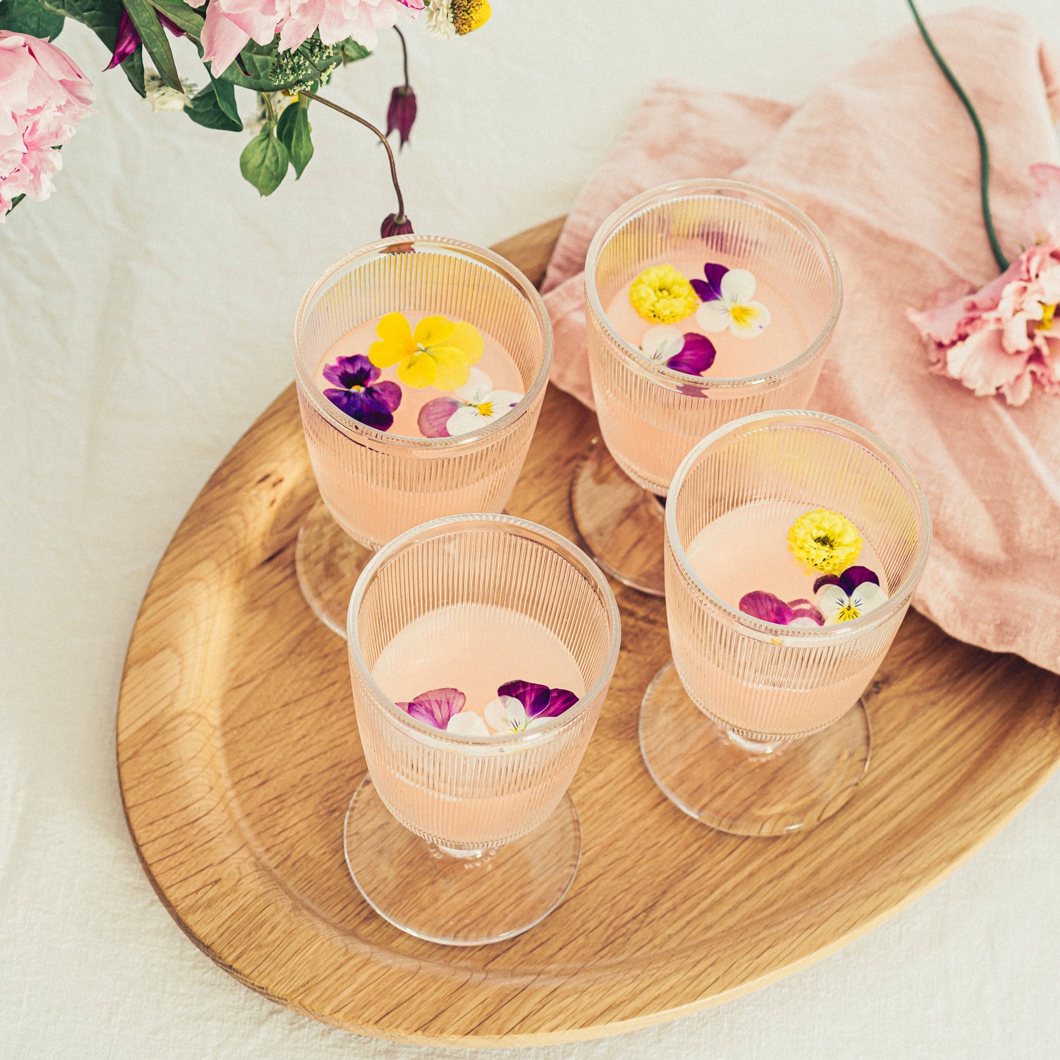 Siri glass med stett fra Hadeland Glassverk med tropisk mocktail