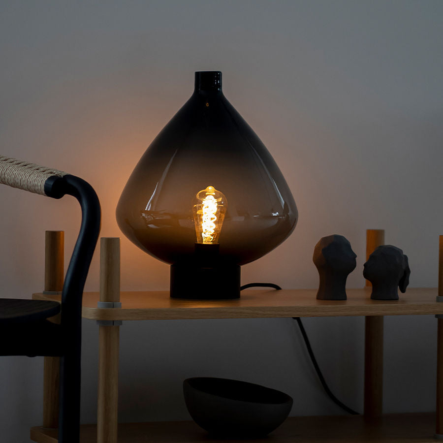 BORDLAMPE 4218 RØKGRÅ M. MESSING SOKKEL